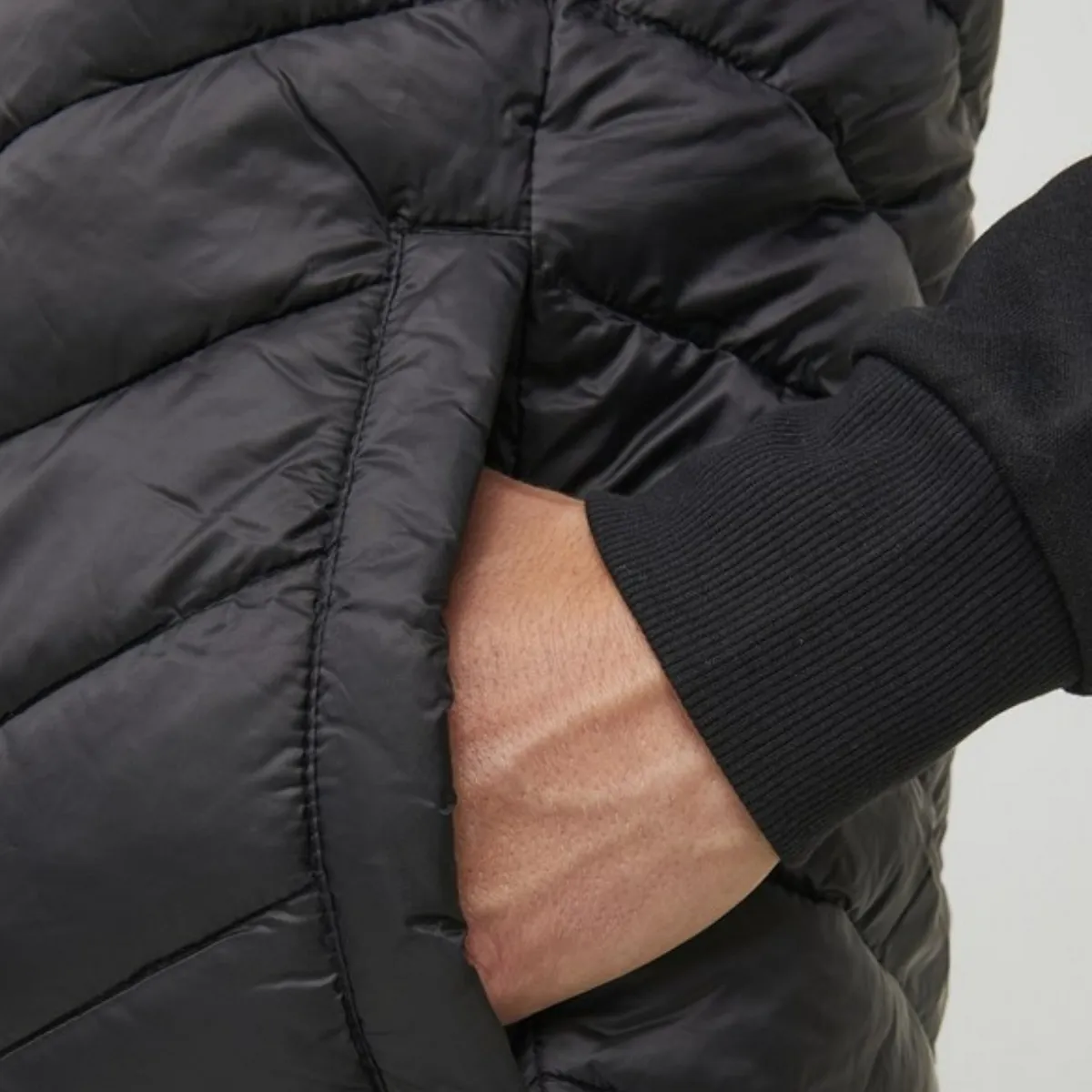 12211790 JJEHERO BODYWARMER COLLAR NOOS BLACK