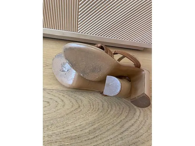 VALENTINO GARAVANI Sandalias T.UE 35 Cuero Beige 