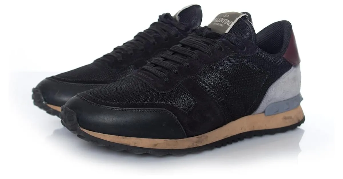 Valentino, Zapatillas rockrunner de camuflaje en negro/burdeos en tamaño 39. 