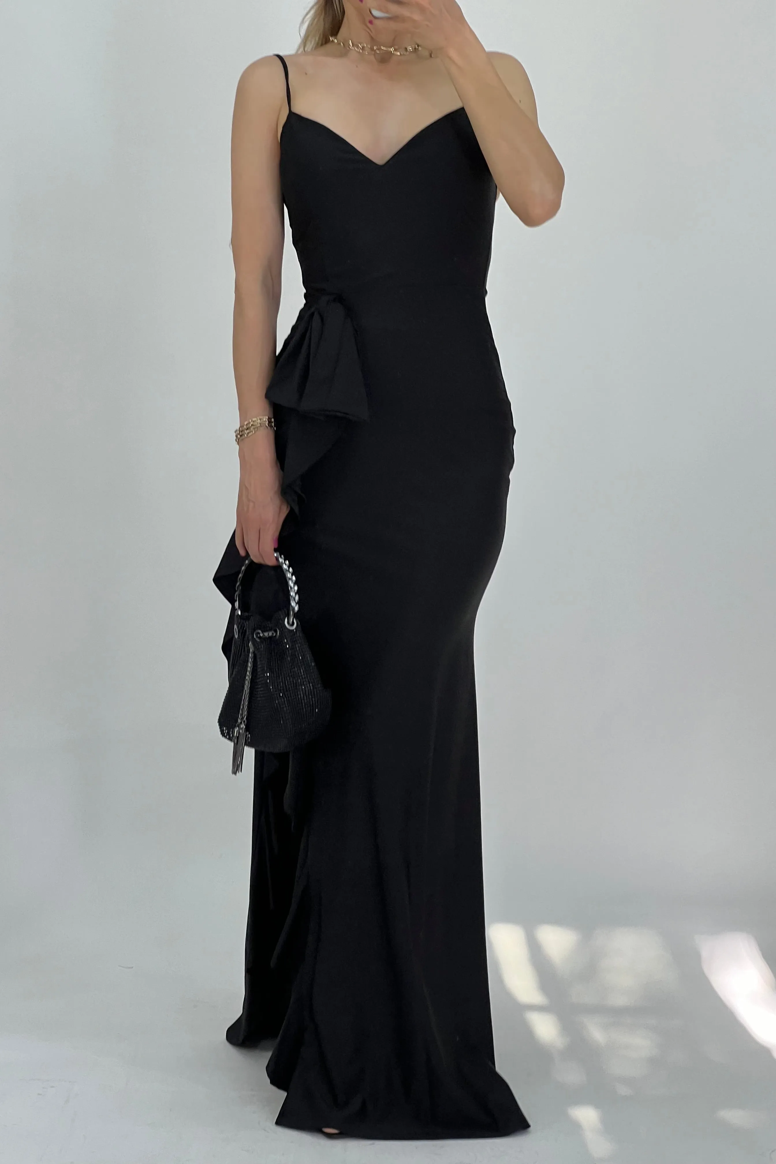 VESTIDO ESCAROLA PIERNA